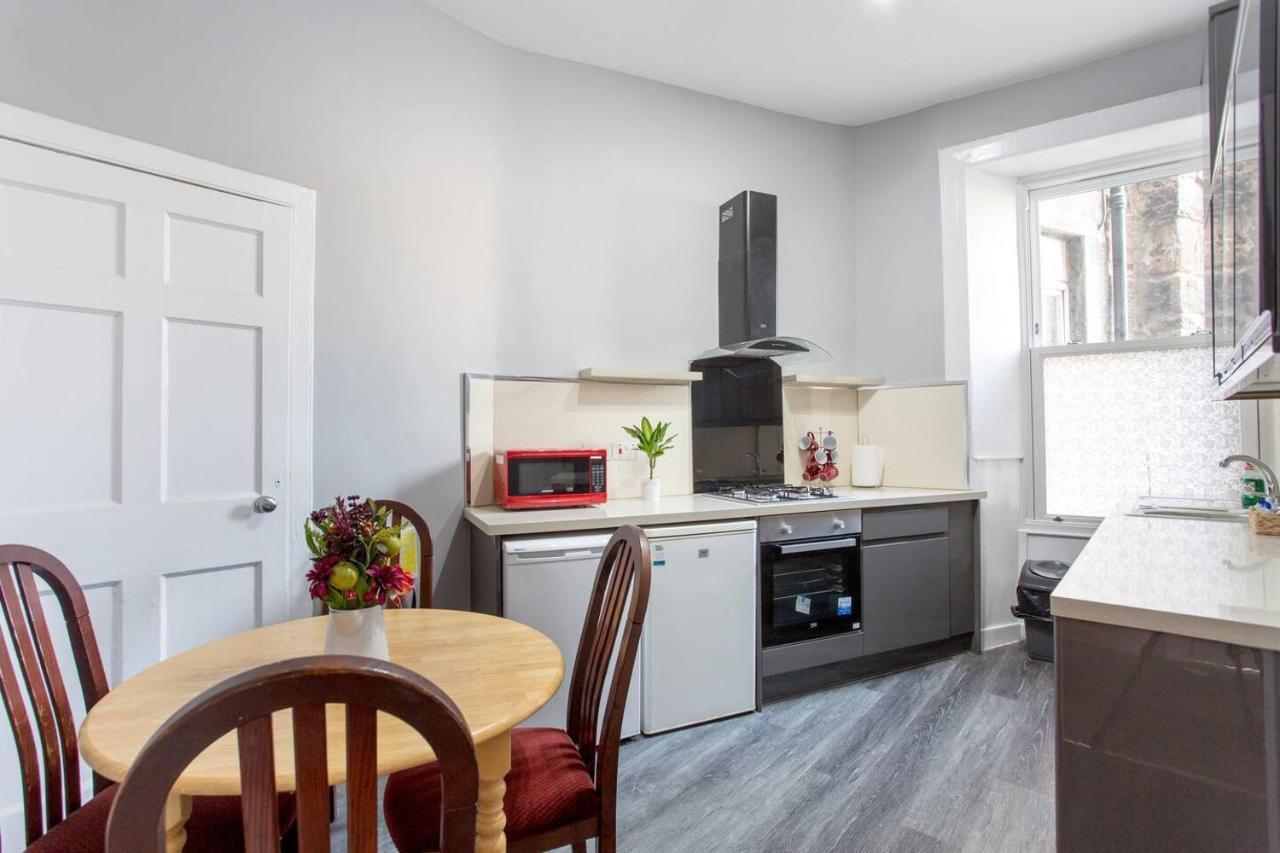 Stunning 2-Bed Apartment In Central Эдинбург Экстерьер фото