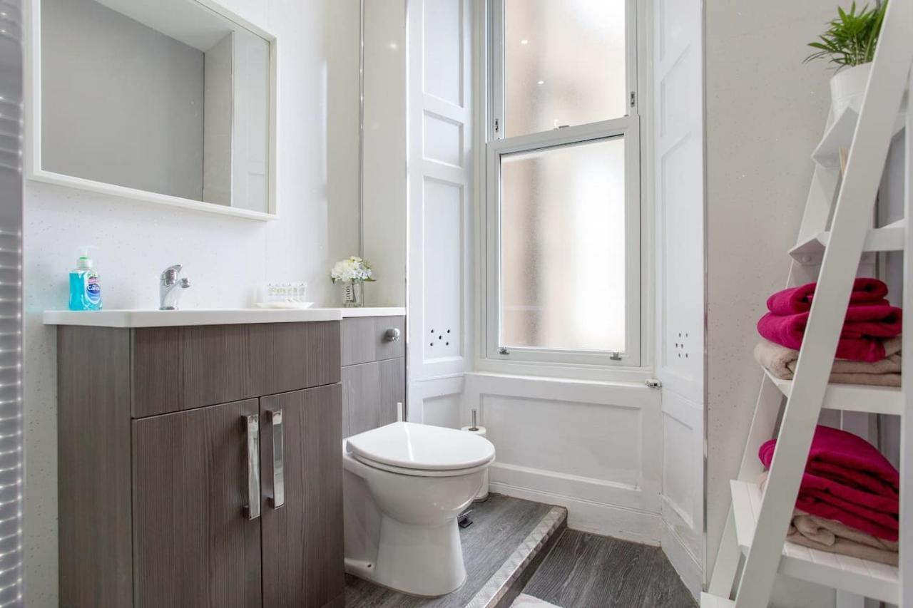 Stunning 2-Bed Apartment In Central Эдинбург Экстерьер фото